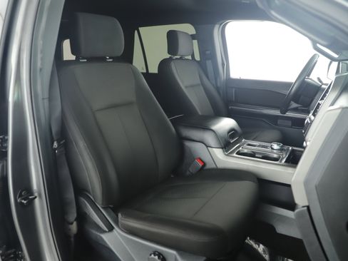Used 2020 Ford Expedition XLT image 14