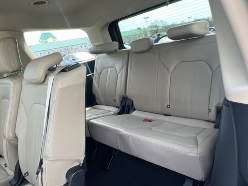 Used 2024 Ford Expedition Limited image 26