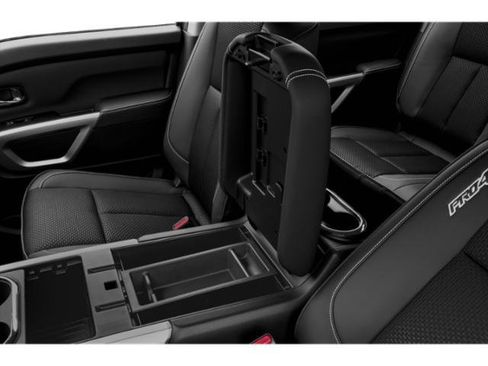 Used 2019 Nissan Titan PRO-4X w/ Pro-4x Convenience Package AWD/4WD image 17