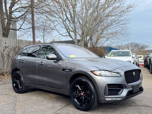 Used 2018 Jaguar F-PACE R-Sport image 8