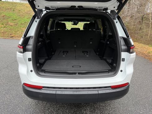 New 2026 Jeep Grand Cherokee L 4WD image 18