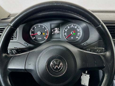 Used 2013 Volkswagen Jetta SE image 12