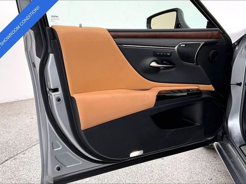 Used 2024 Lexus ES 350 Ultra Luxury w/ Accessory Package (Z2) image 24