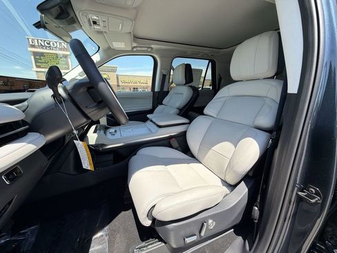 New 2026 Lincoln Navigator L Reserve w/ Jet Appearance Package AWD/4WD image 11