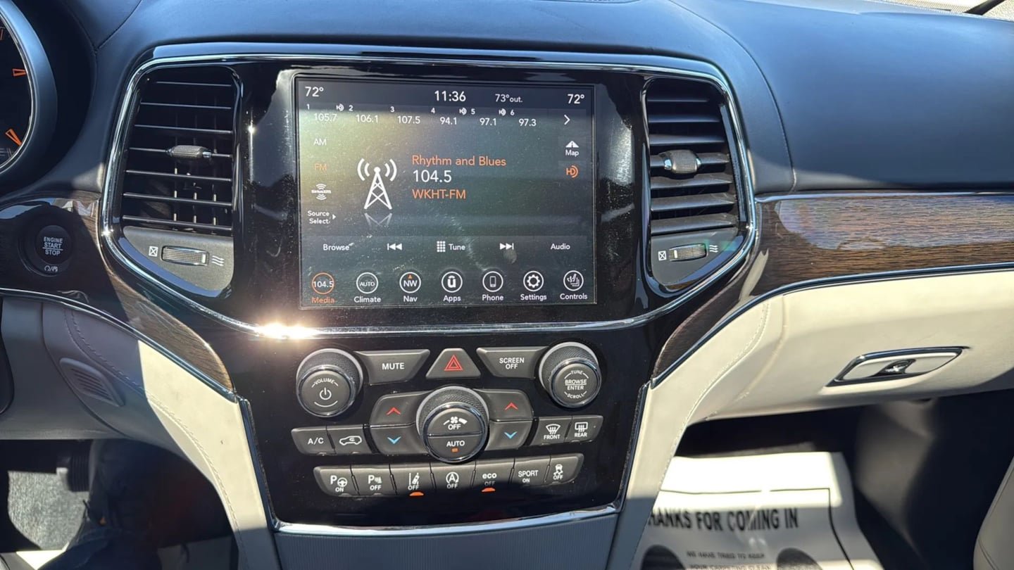 Used 2020 Jeep Grand Cherokee Summit AWD/4WD image 12