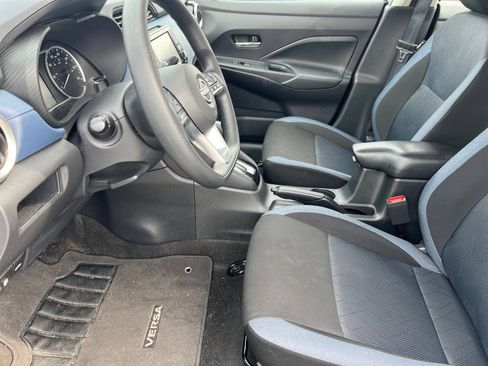 Used 2025 Nissan Versa SV FWD image 30