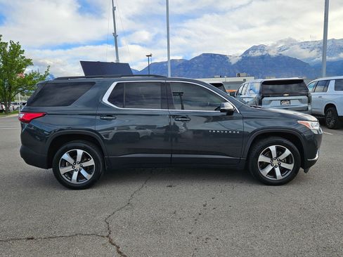 Used 2020 Chevrolet Traverse LT w/ LT Premium Package AWD/4WD image 2