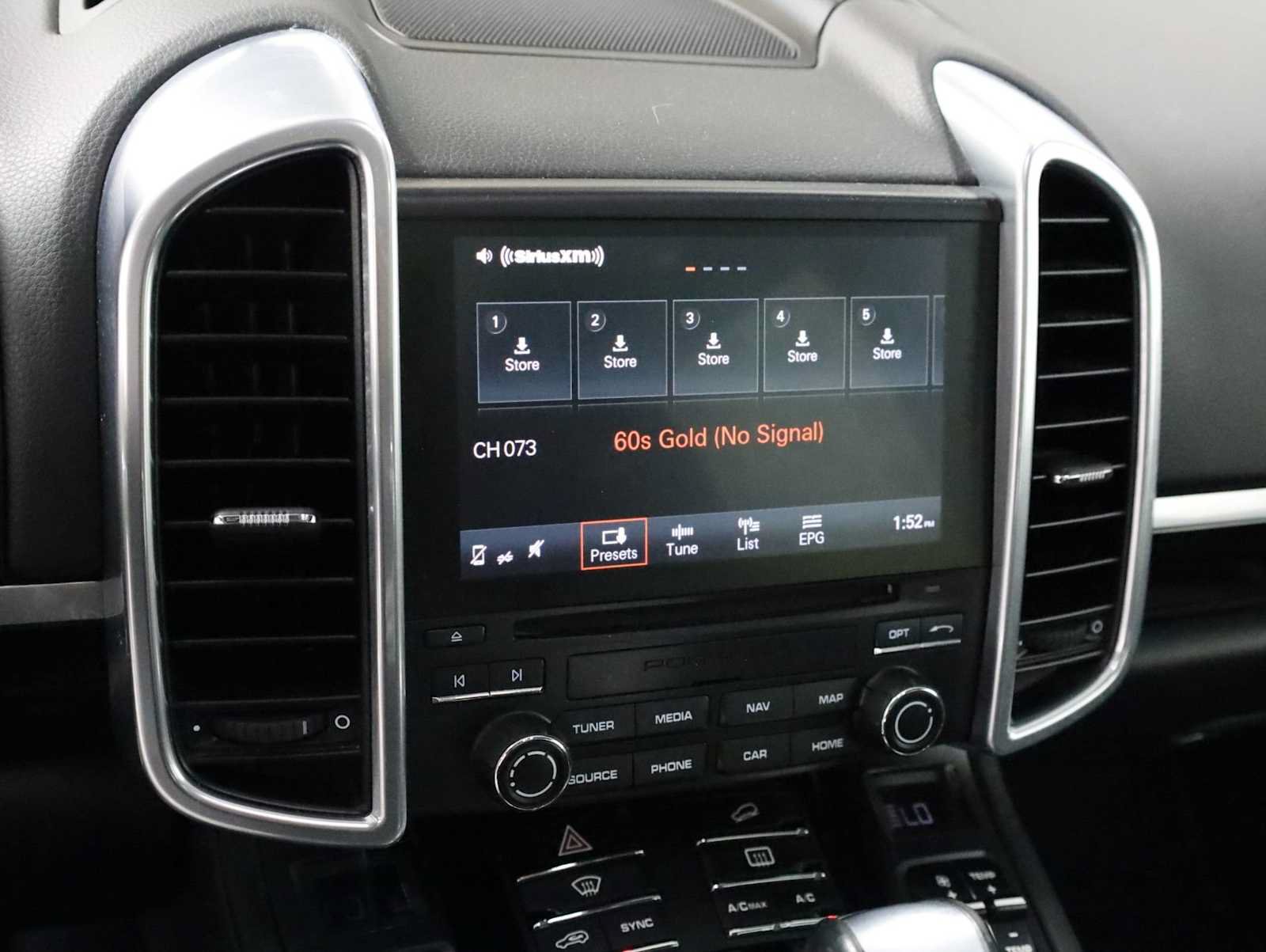 Used 2017 Porsche Cayenne S AWD/4WD image 32