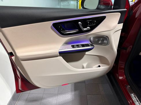 New 2025 Mercedes-Benz GLC 300 4MATIC image 8