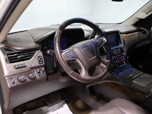 Used 2015 GMC Yukon Denali w/ Touring Package image 16