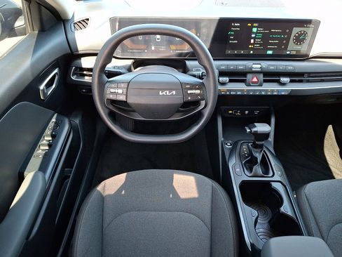 Used 2025 Kia K4 FWD image 11