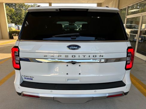 Certified 2023 Ford Expedition Limited AWD/4WD image 12
