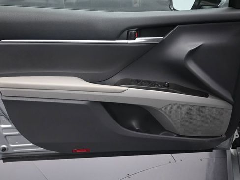 Used 2023 Toyota Camry LE image 11