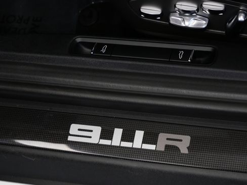 Used 2016 Porsche 911 R RWD image 32