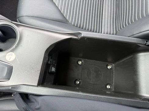Used 2024 Toyota Camry SE FWD image 21