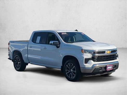 Used 2023 Chevrolet Silverado 1500 LT AWD/4WD image 3