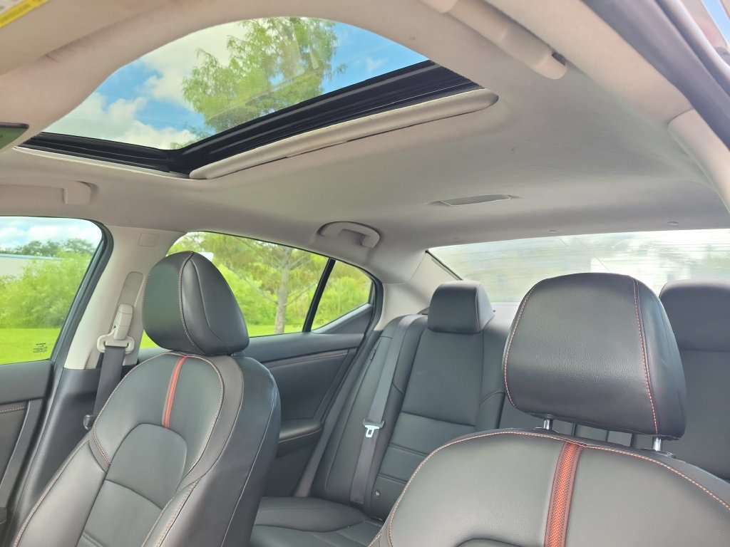 Used 2021 Nissan Sentra SR w/ SR Premium Package FWD image 21
