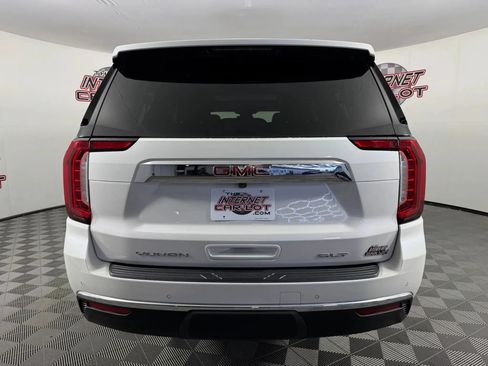 Used 2023 GMC Yukon XL SLT AWD/4WD image 6