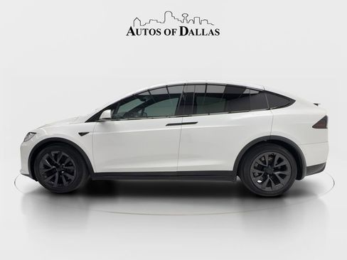 Used 2022 Tesla Model X Plaid image 10