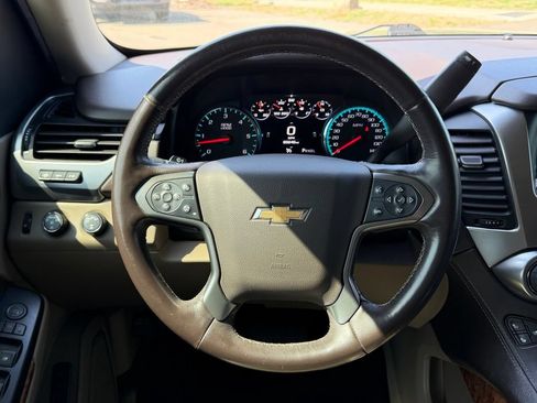 Used 2019 Chevrolet Suburban Premier AWD/4WD image 45