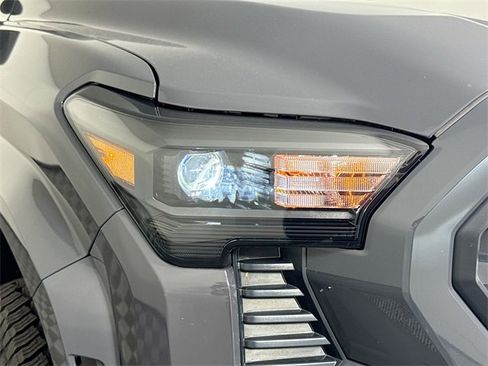 Certified 2024 Toyota Tacoma SR5 image 3