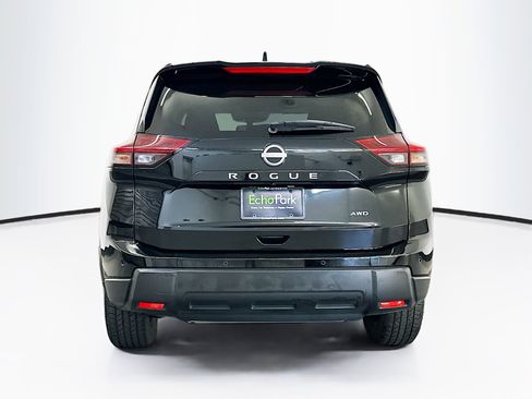 Used 2025 Nissan Rogue SV image 7