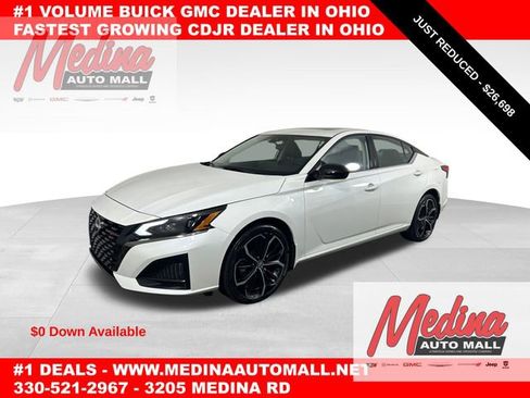 Used 2025 Nissan Altima 2.5 SR w/ SR Premium Package image 1