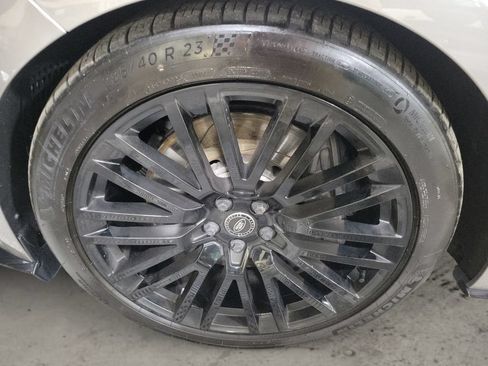 Used 2024 Land Rover Range Rover Sport AWD/4WD image 9