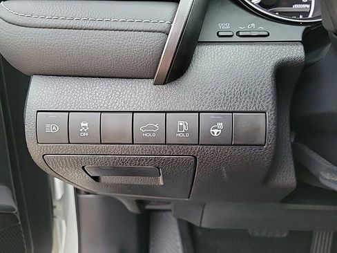 Used 2023 Toyota Camry SE w/ Cold Weather Package image 32