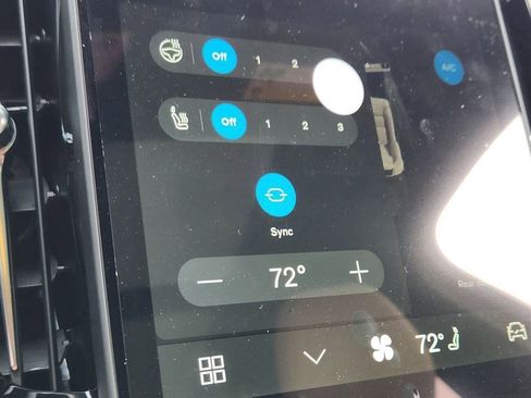 New 2026 Volvo XC90 B6 Plus w/ Protection Package Premier image 16