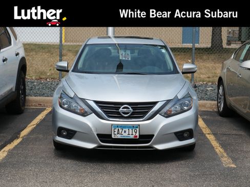 Used 2016 Nissan Altima 2.5 SL w/ 2.5 Technology w/LED Package FWD image 1