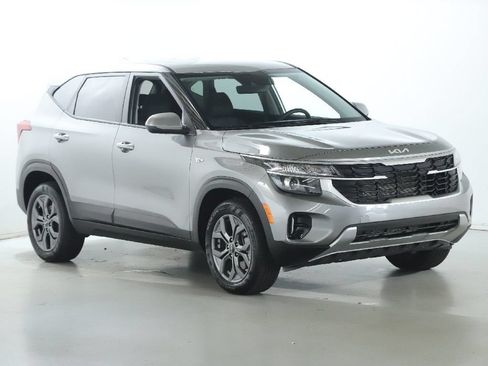 Used 2024 Kia Seltos LX AWD/4WD image 9