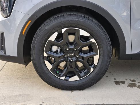 New 2026 Kia Sorento S image 8