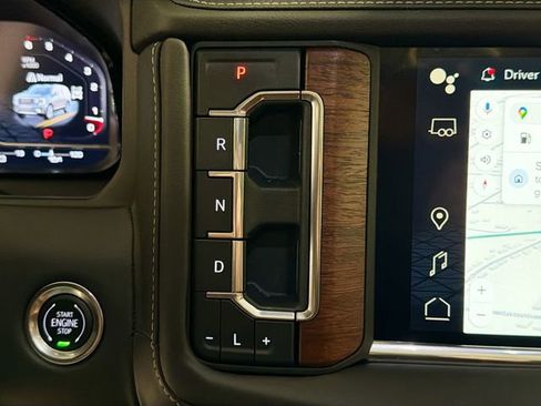 Used 2024 GMC Yukon Denali Ultimate image 17