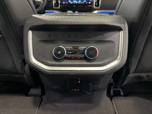 Used 2025 Ford Expedition Max Platinum AWD/4WD image 28