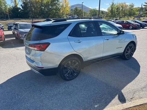 Used 2022 Chevrolet Equinox RS w/ RS Leather Package image 26