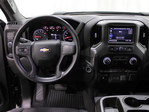 Used 2024 Chevrolet Silverado 2500 Custom w/ Custom Convenience Package image 2