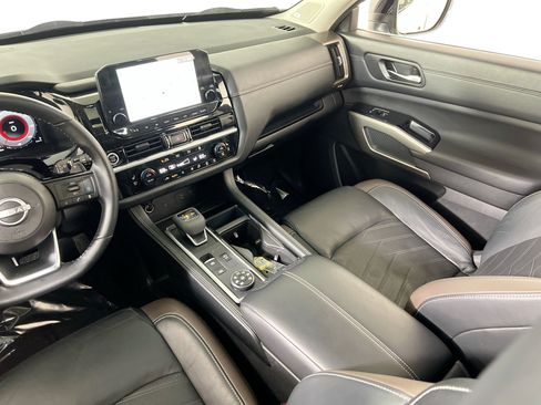 Used 2023 Nissan Pathfinder Platinum AWD/4WD image 24