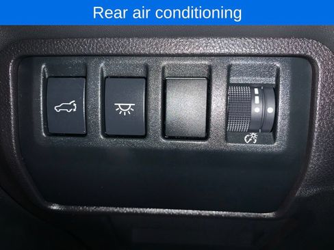 Used 2025 Subaru Ascent Touring AWD/4WD image 12