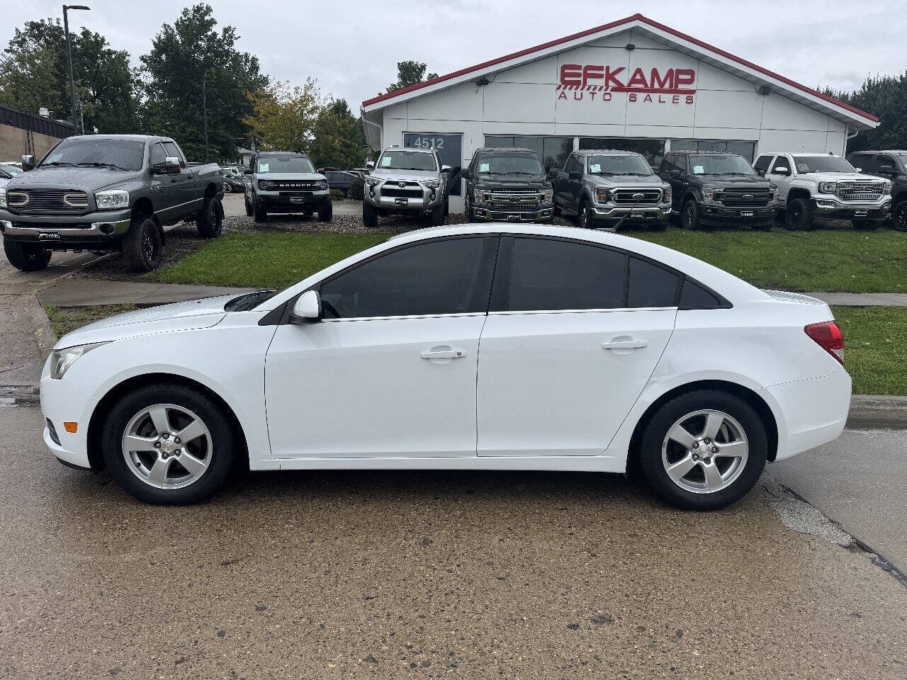 Used 2014 Chevrolet Cruze LT FWD image 2
