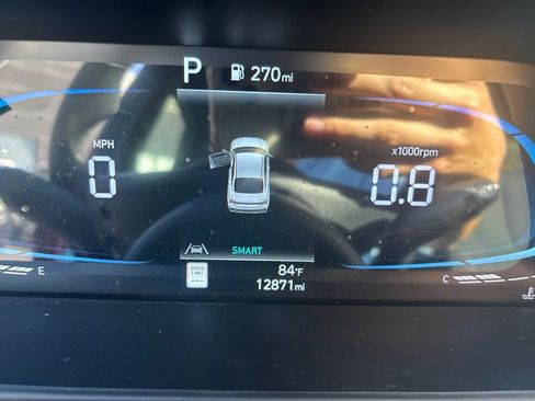 Used 2025 Hyundai Elantra Sport FWD image 21