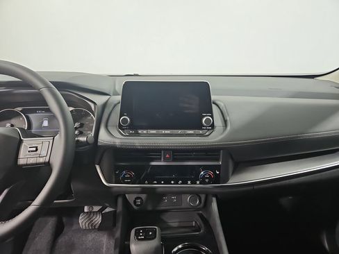New 2026 Nissan Rogue SV AWD/4WD image 18