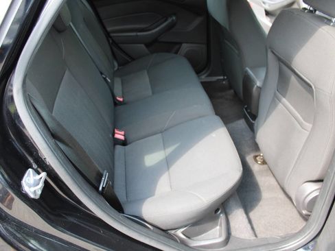 Used 2016 Ford Focus SE image 30