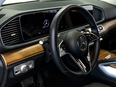 Used 2025 Mercedes-Benz GLE 350 4MATIC image 16