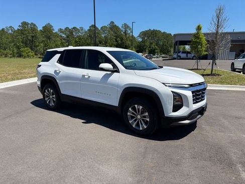 Used 2025 Chevrolet Equinox LT FWD image 8