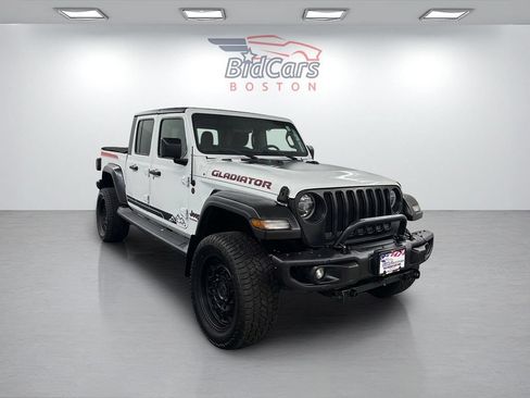 Used 2020 Jeep Gladiator Sport w/ Quick Order Package 24S AWD/4WD image 3