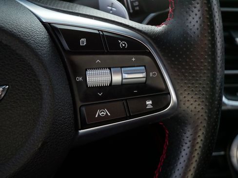 Used 2023 Genesis G70 2.0T w/ Sport Prestige Package image 26