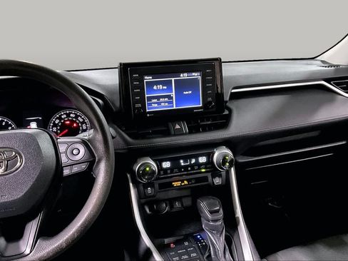Used 2021 Toyota RAV4 XLE AWD/4WD image 7