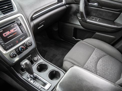 Used 2014 GMC Acadia SLE image 26