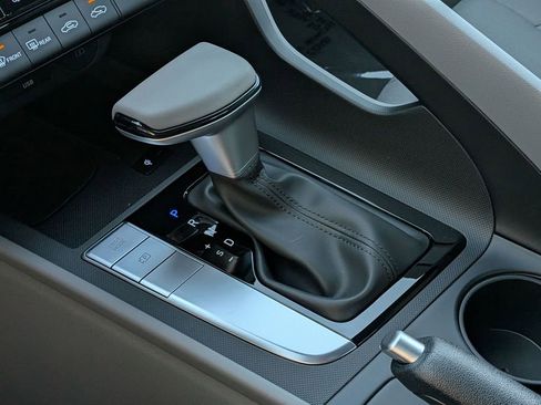 New 2026 Hyundai Elantra Sport FWD image 25
